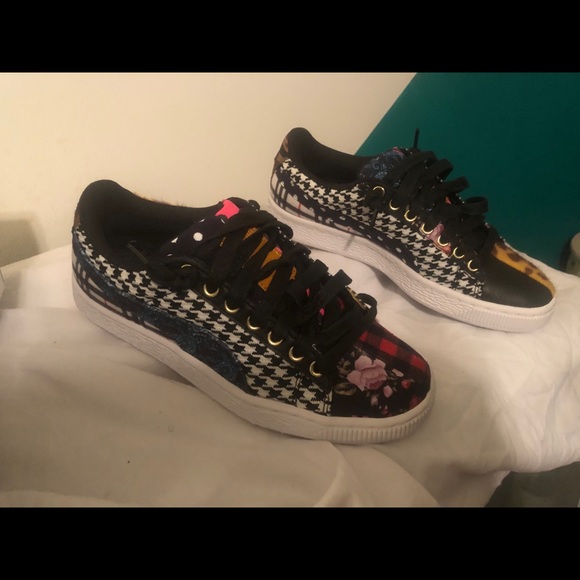 Adorable Puma Sneakers - Picture 4 of 11